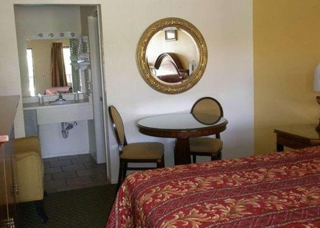 Beyond Stay Hotel Victorville Downtown Phòng bức ảnh