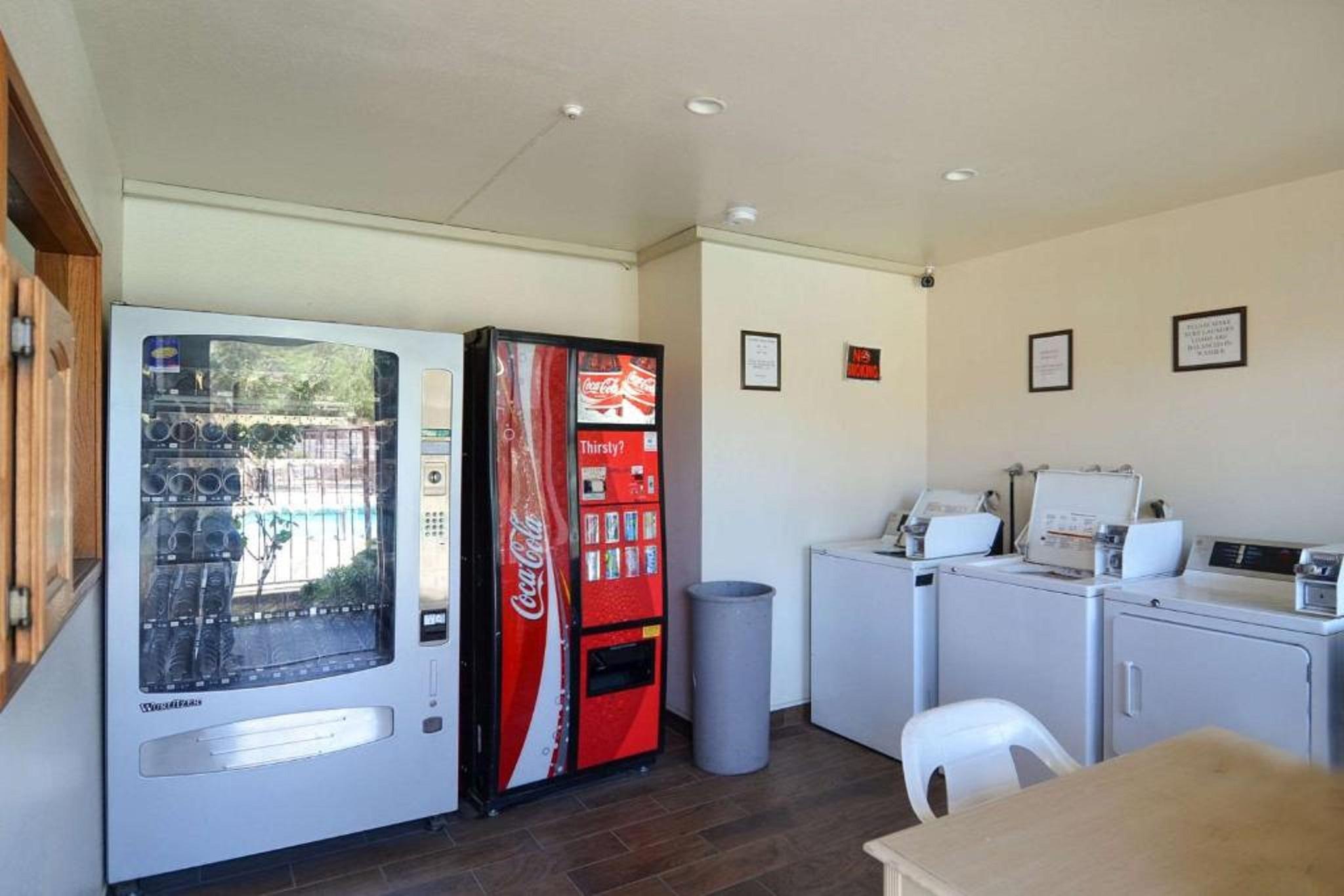 Beyond Stay Hotel Victorville Downtown Ngoại thất bức ảnh