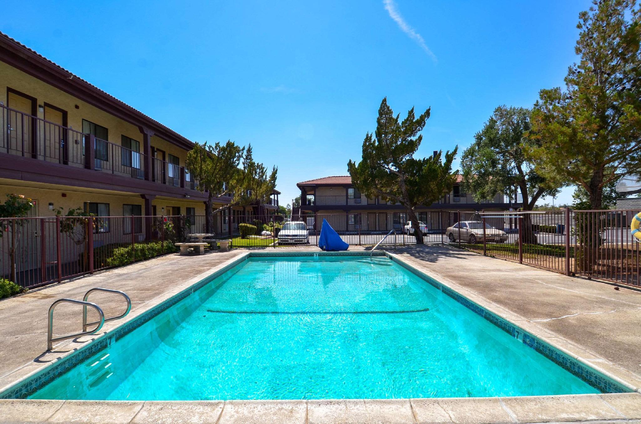 Beyond Stay Hotel Victorville Downtown Ngoại thất bức ảnh